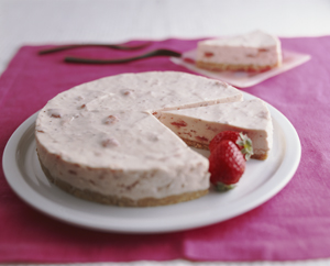 苺のレアチーズケーキ 生クリームとチーズ乳製品レシピ クリーム コンシェルジュ タカナシ乳業株式会社