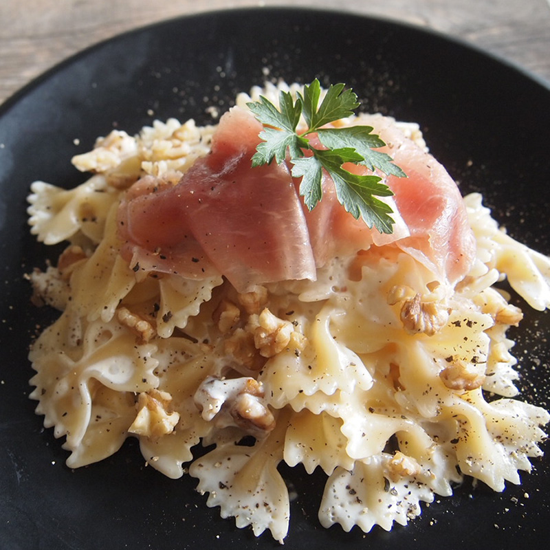 胡桃と生ハムのマスカルポーネソースパスタ